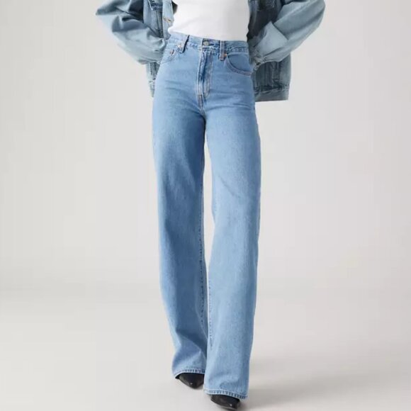 Levi's Women's Ribcage Wide Leg Jeans - Picture 1 of 2